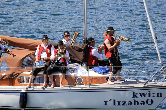 更有赖于各 更有赖于各